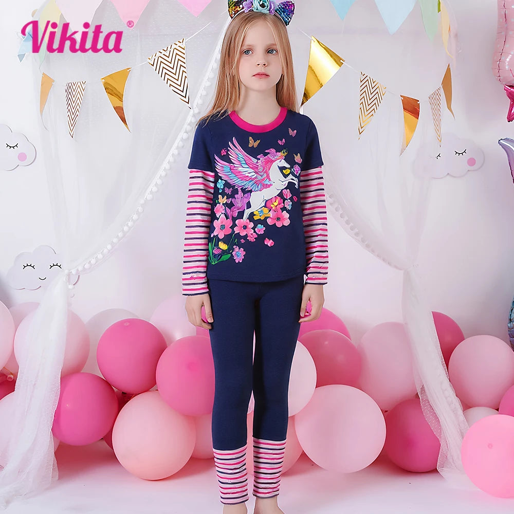 VIKITA 2025 Kinderkleidungsset für Mädchen, 2-teilig: Langarm-Baumwoll-T-Shirt mit Blumen-, Einhorn- und Schmetterlingsmotiv und passende schmal geschnittene Bleistifthose.
