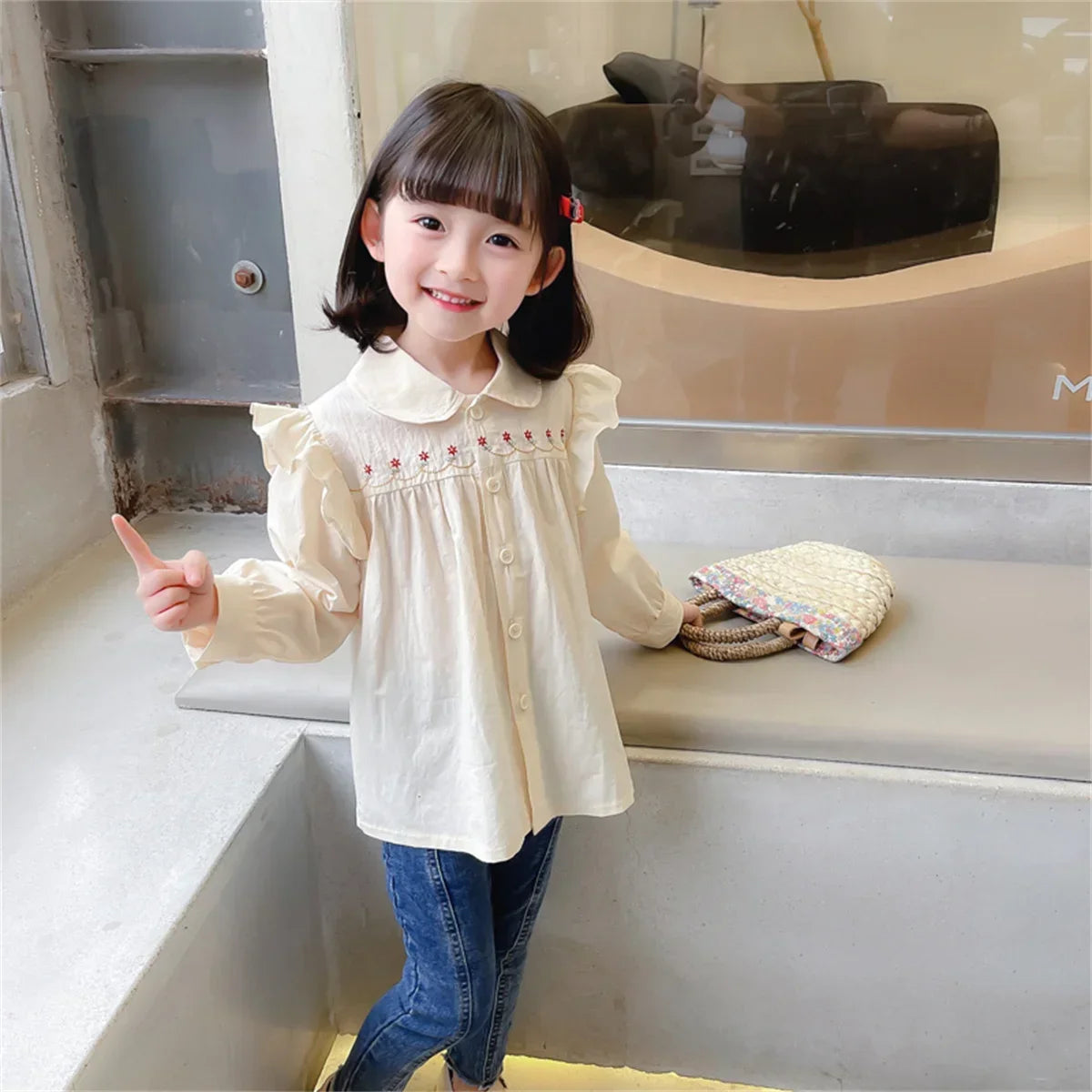 (Girls 0-5 years old) Autumn New Girls' Shirts Lace Pleated Flowers Decorated Doll Collar Blouse Blouse Blouse Blouse Blouse