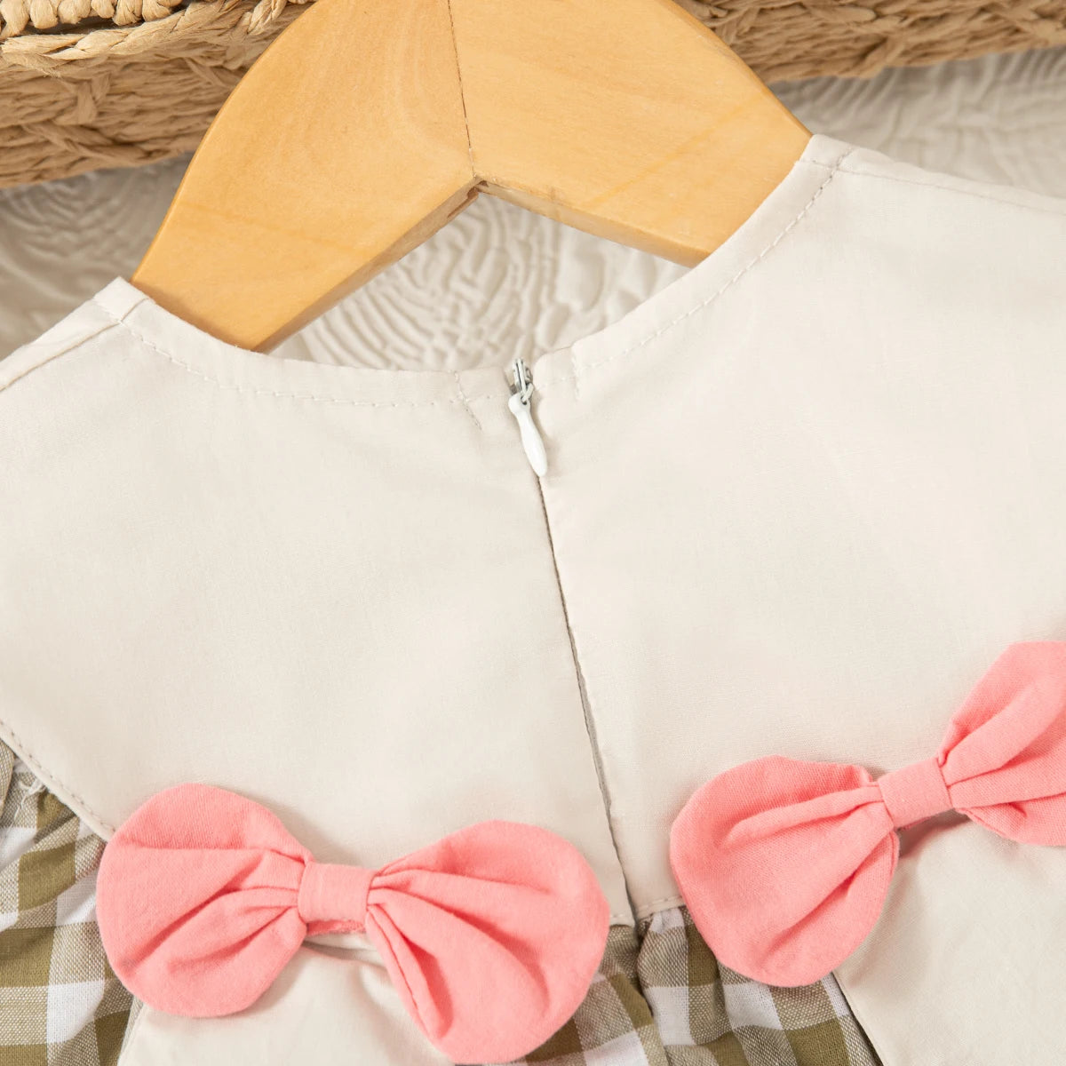 Summer New Cute Squirrel Embroidered Baby Girl Dress, Casual Style Checkered Small Flying Sleeve Children'S Clothing (0-4 Years)