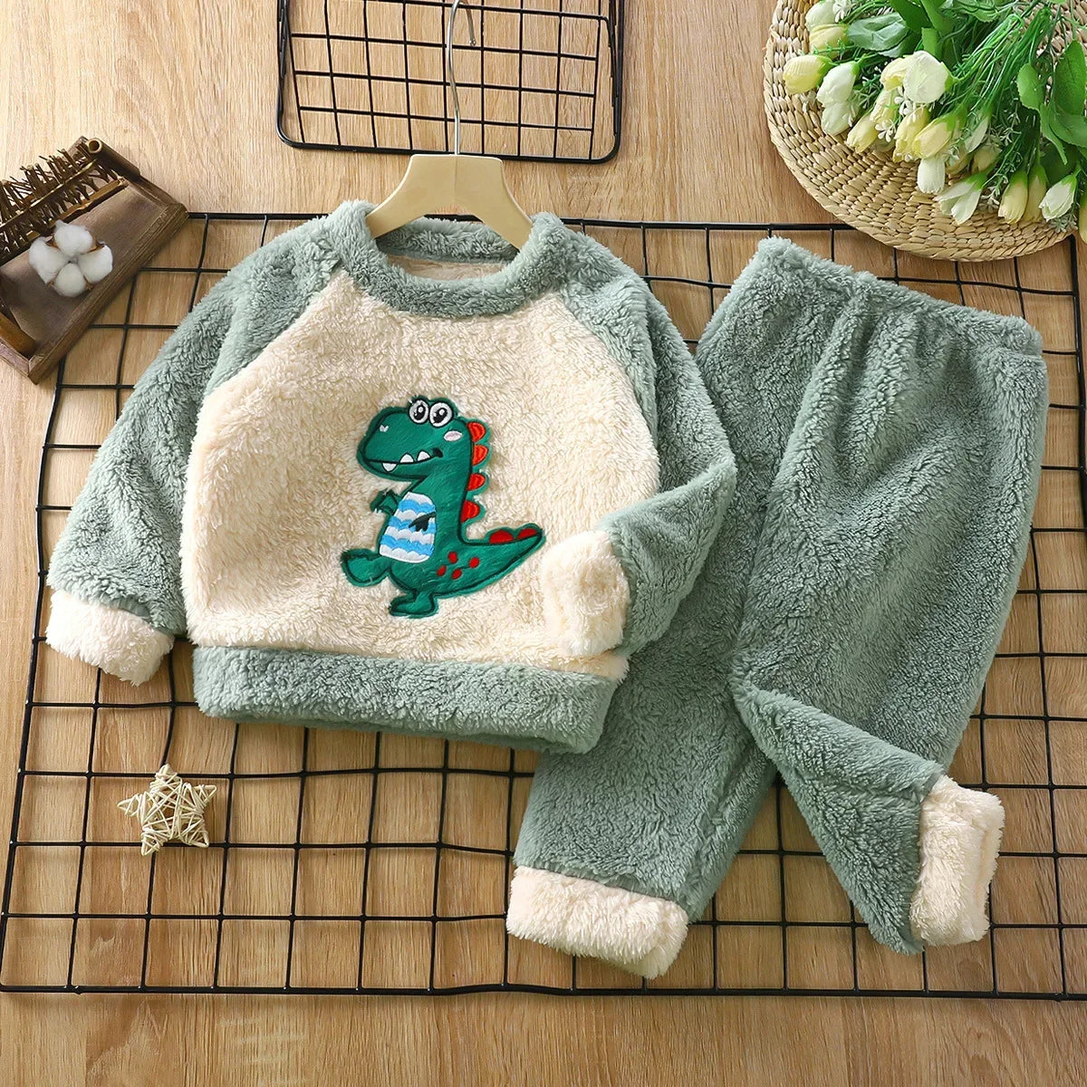 Children's New Winter Flannel Set For Boys and Girls Plush Insulation Home Clothing Children's Pajamas Children's Clothing