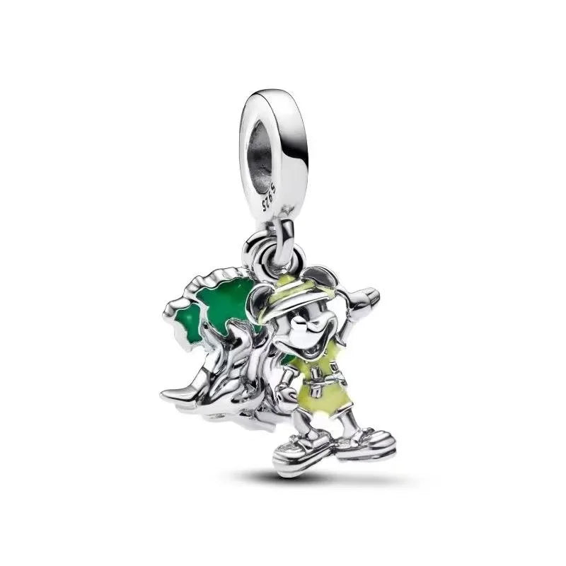 El broche está defectuoso, la pulsera está mal posicionada y el broche no aguanta el cierre, el articulo está defectuoso ):