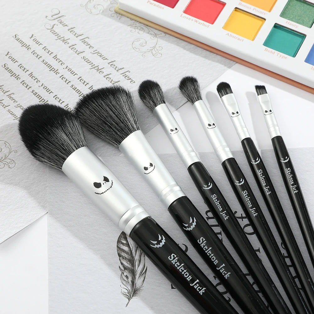 Christmas Eve Fright 6 Black Brushes Jack Skull Makeup Brush Set Horror Wood Makeup Brush Suitable for  Girls Holiday Gifts