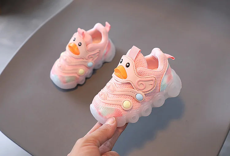 Children Led Casual Shoes Cute Cartoon Duck Sneakers Toddler Glowing Tennis Shoes Boys Girls Breathable Mesh Sports Shoes Sapato