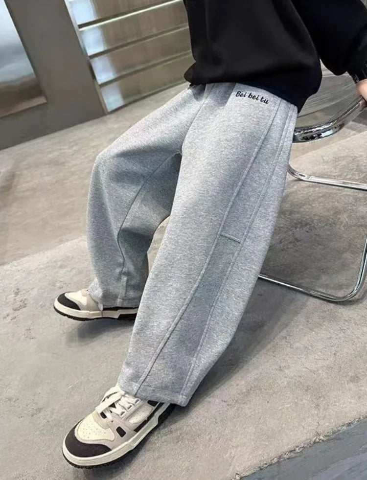 2025 New Style Boys Wide-Leg Sports Pants for 8-14 Years Kids Spring Autumn Kids Sweatpants Stylish Loose Fit Breathable Cotton