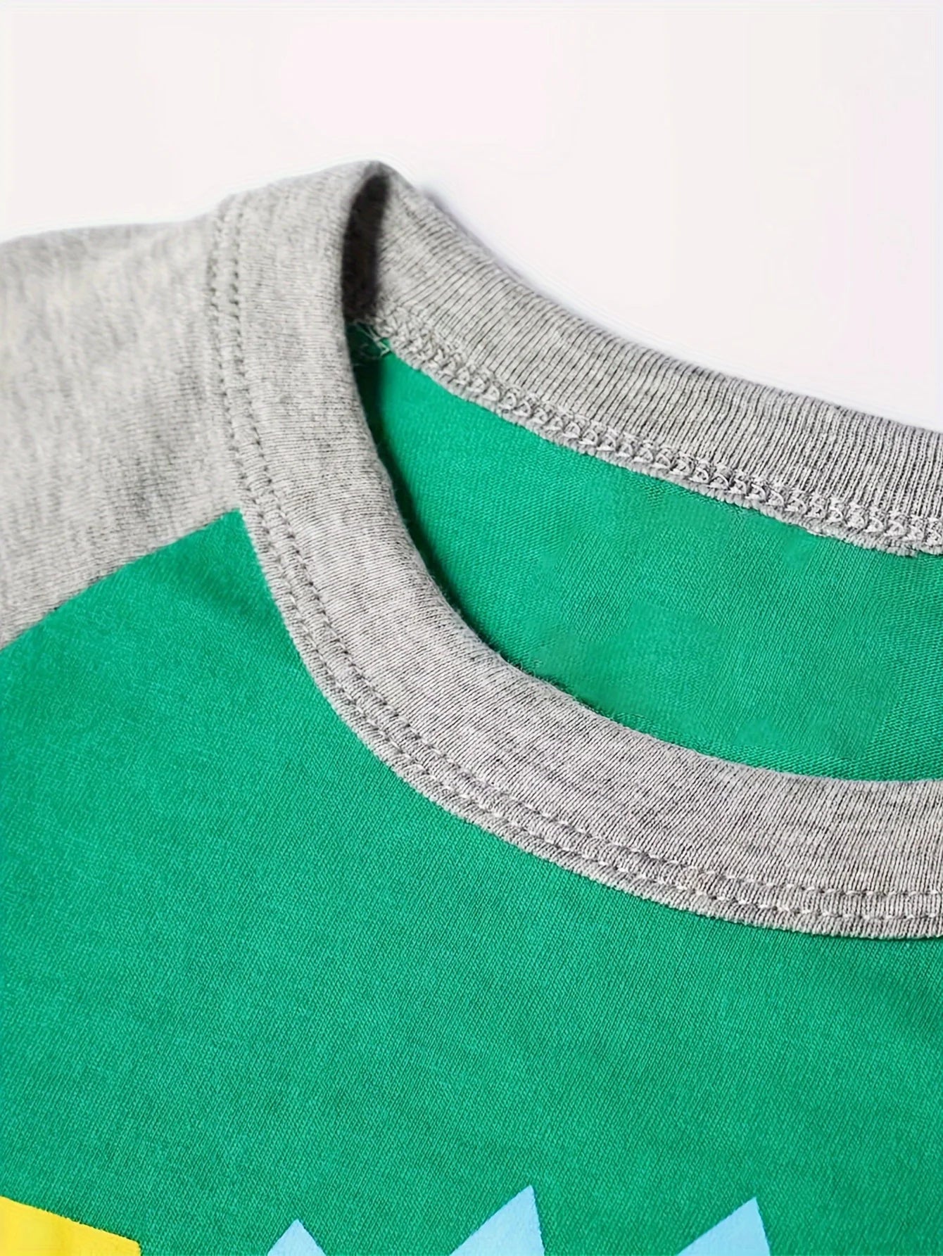 3-Pack 100% Cotton Boys' Long Sleeve T-Shirts with Random Construction Vehicle Prints - Casual Spring/Autumn Style