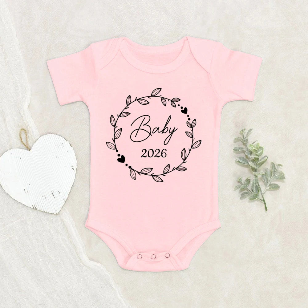 Baby 2026 Pregnancy Announcement Clothes Newborn Baby Romper Funny Infant Short Sleeve Bodysuit Best Gift for Baby