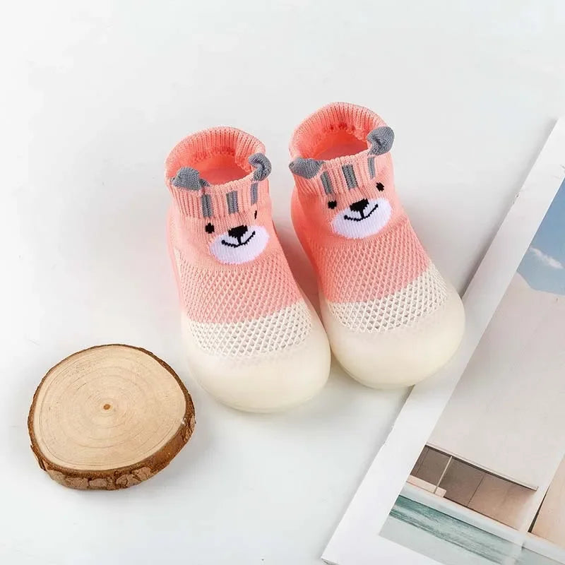 New product breathable grid socks shoes baby soft sole indoor anti-slip toddler shoes cartoon style cute pig socks shoes