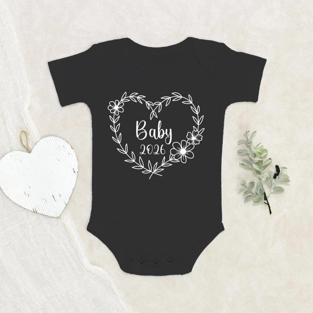 Baby 2026 Pregnancy Announcement Clothes Newborn Baby Romper Funny Infant Short Sleeve Bodysuit Best Gift for Baby
