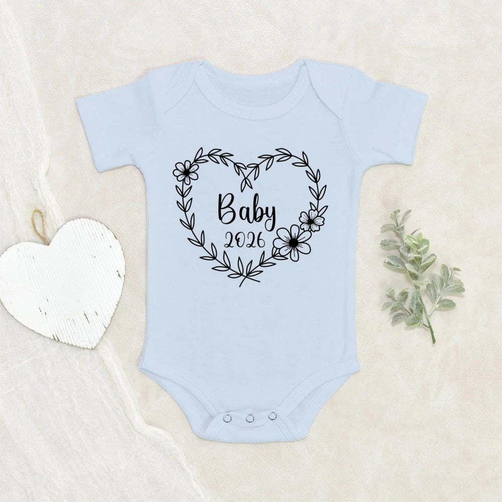 Baby 2026 Pregnancy Announcement Clothes Newborn Baby Romper Funny Infant Short Sleeve Bodysuit Best Gift for Baby