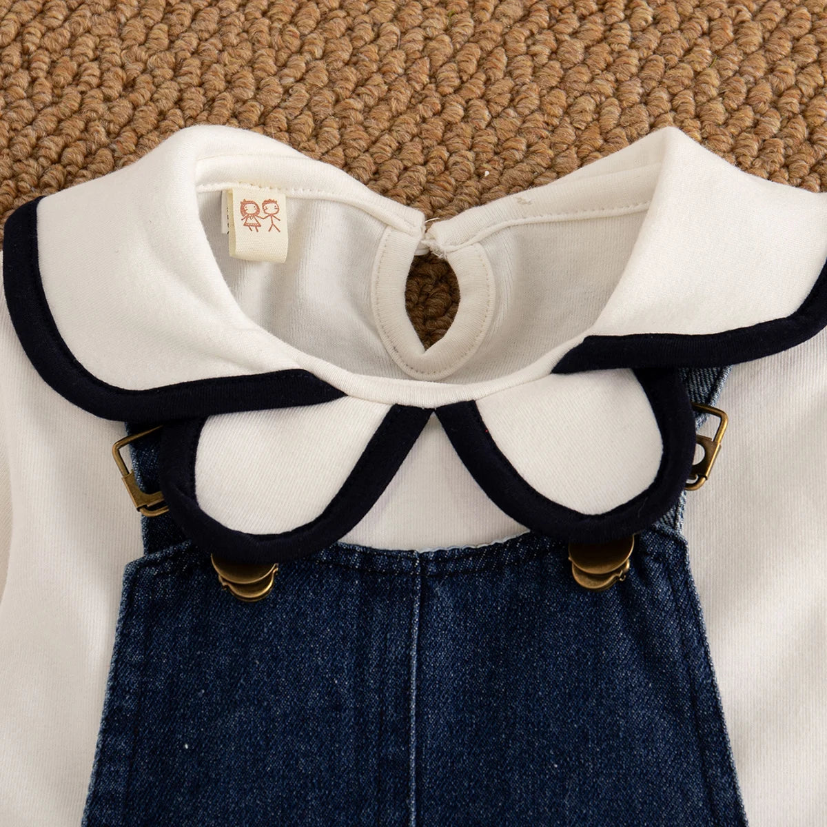 Spring And Autumn New Baby Girl Two Piece Set, White Long Sleeve Top+Beef Strap Skirt Children'S Clothing (9 Months -4 Years)