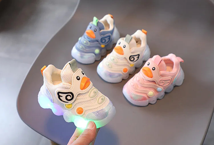 Children Led Casual Shoes Cute Cartoon Duck Sneakers Toddler Glowing Tennis Shoes Boys Girls Breathable Mesh Sports Shoes Sapato