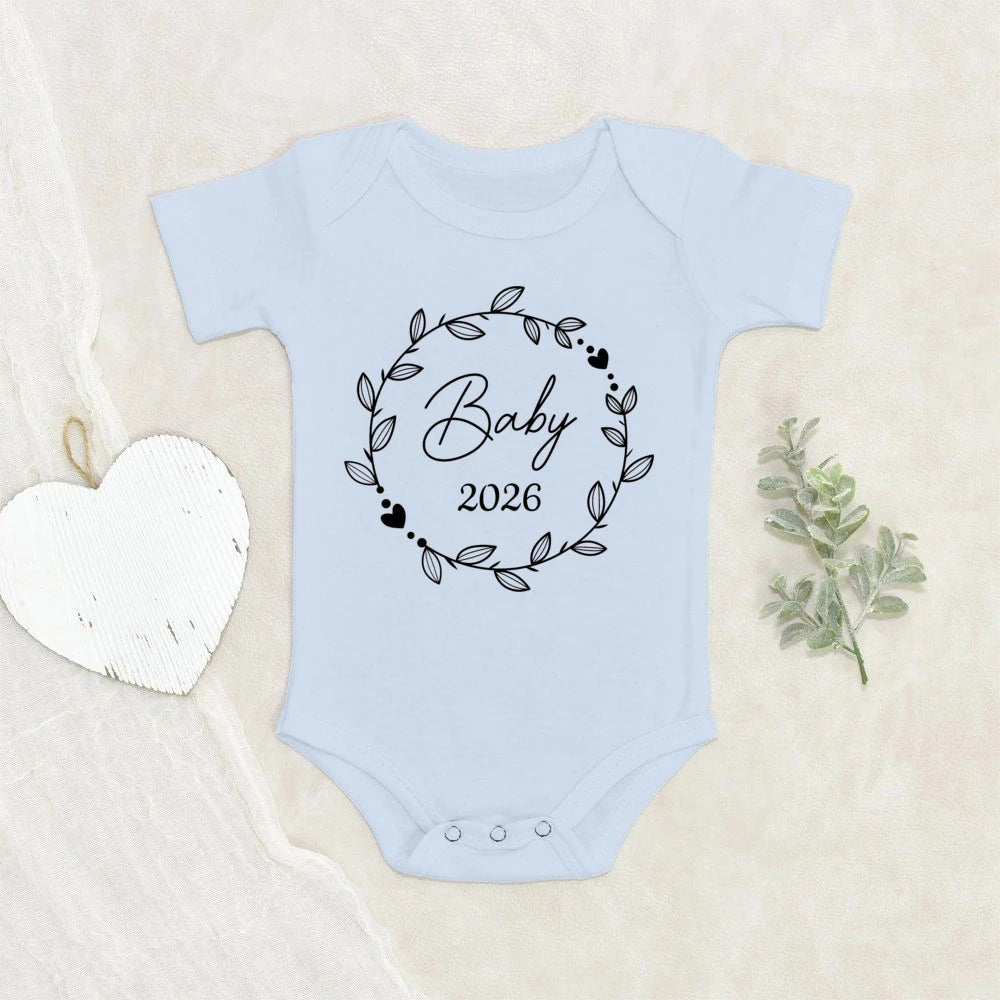 Baby 2026 Pregnancy Announcement Clothes Newborn Baby Romper Funny Infant Short Sleeve Bodysuit Best Gift for Baby