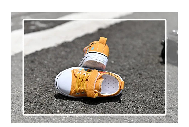Children cartoon canvas shoes boys and girls casual low-top shoes baby spring and autumn breathable single fashion sneakers