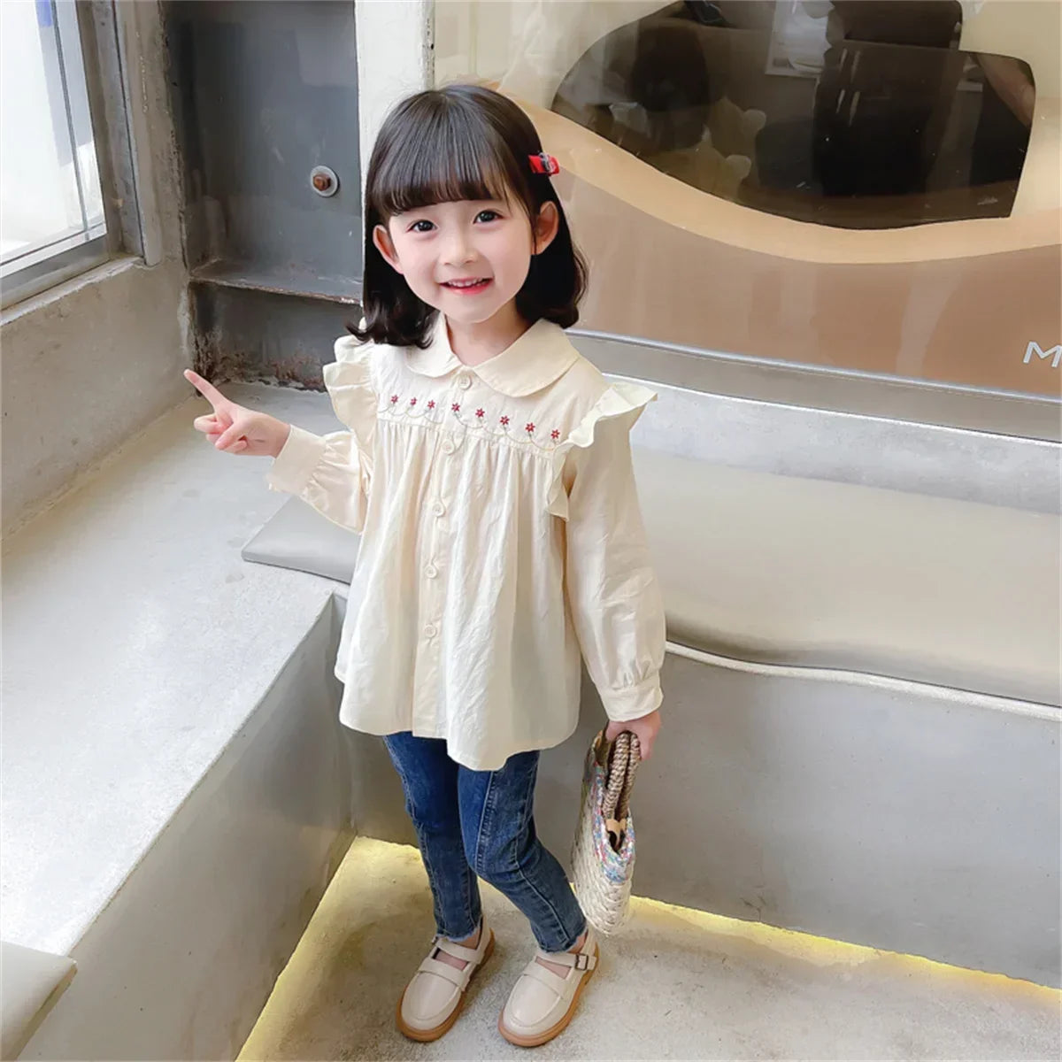 (Girls 0-5 years old) Autumn New Girls' Shirts Lace Pleated Flowers Decorated Doll Collar Blouse Blouse Blouse Blouse Blouse